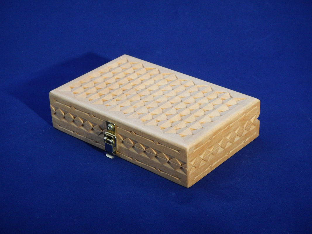 Chip carved box with latch Геометрические узоры, Резьба